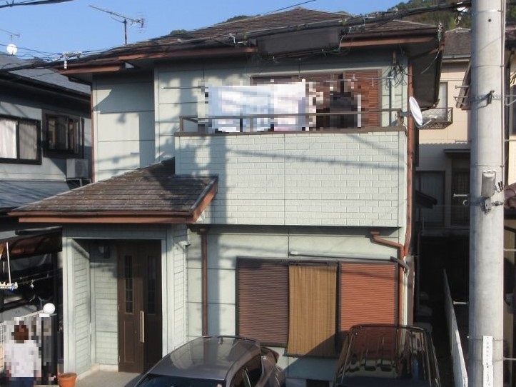 【和歌山市】　D様邸<br>『グレーカラーで統一された外壁と屋根がシックで素敵な仕上がりに…✧₊°』インテグラルコート塗布1